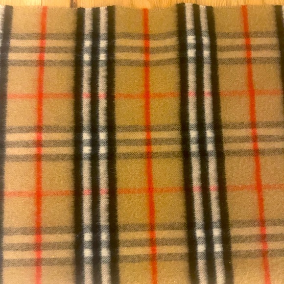 Vintage Burberry Narrow Neck Check 70% Cashmere 30% Wool Scarf & Burberry Bag - Picture 4 of 10